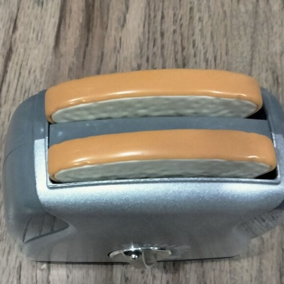 Playgo Pop Up Toaster Toy Bread Slices Gray - Picture 4 of 10
